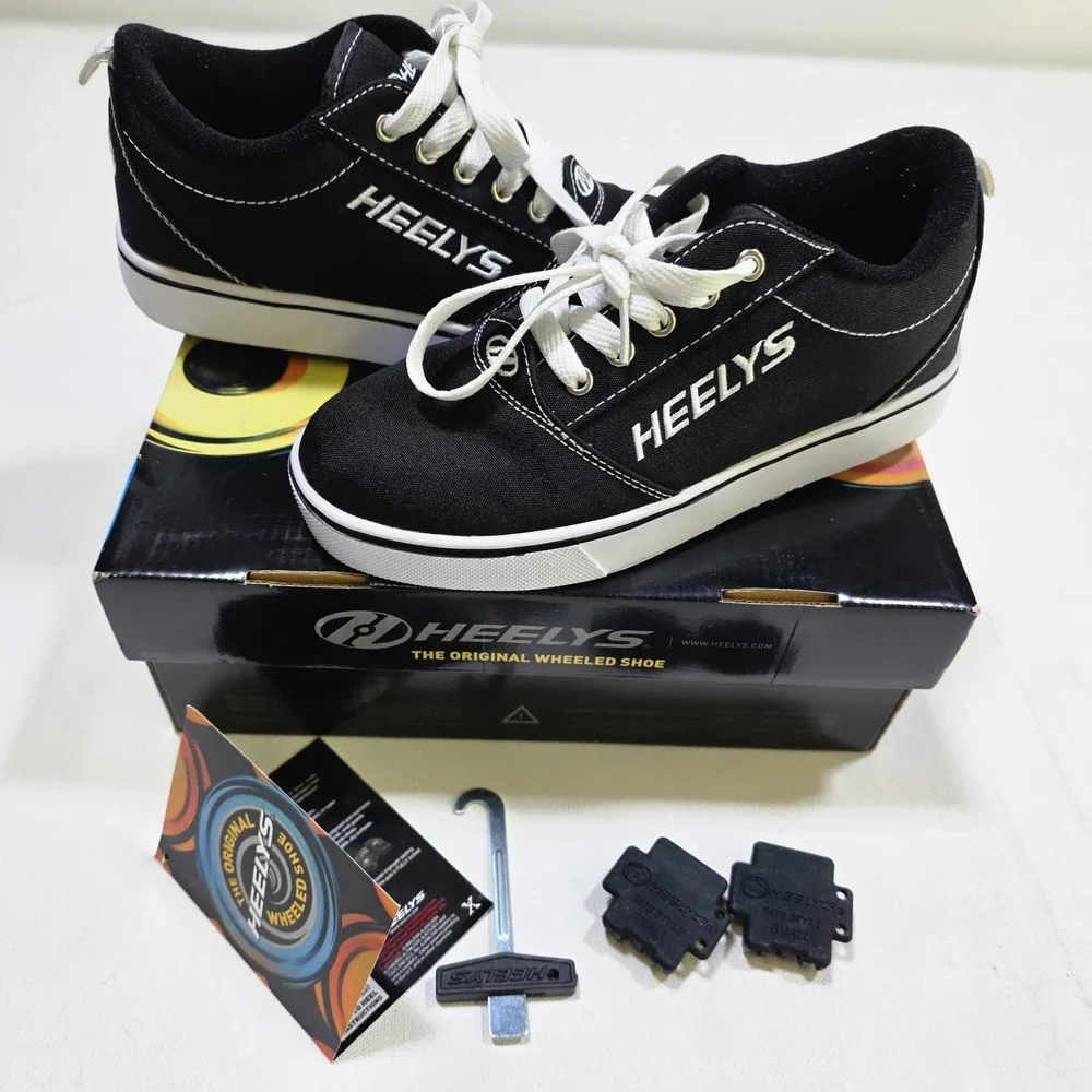 Heelys Pro 20 Wheeled Skate Shoes Youth 5 Black White HES10393H Sneakers Roller